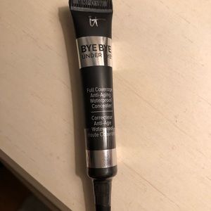 It cosmetics Bye Bye Under Eye concealer